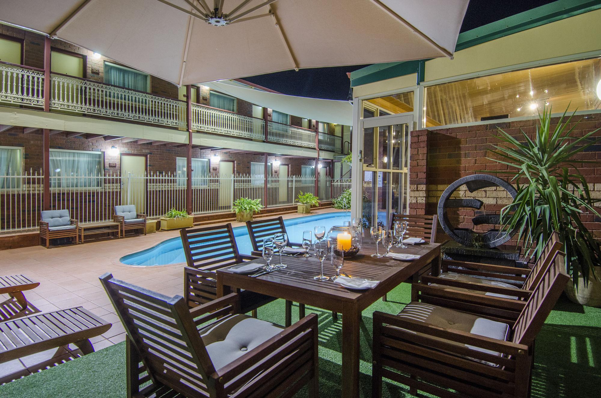 Quality Inn Railway Motel Kalgoorlie Buitenkant foto