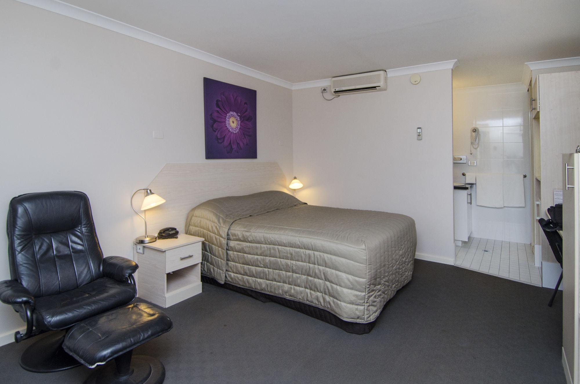 Quality Inn Railway Motel Kalgoorlie Buitenkant foto